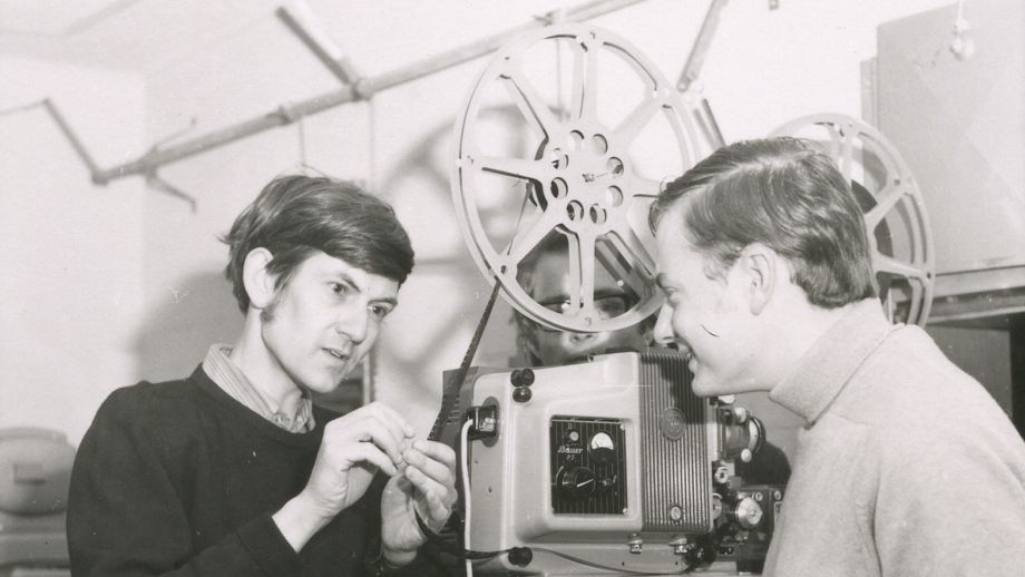 L-R: Andrew Pike with film maker and ANU Creative Arts Fellow Arthur Cantrill, 1969. Photo courtesy of ANU Archives.