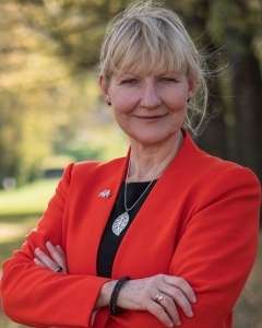 Ms Anne  McNaughton
