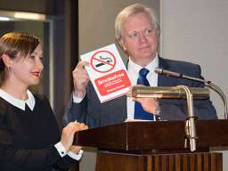 A/Prof Dennis with the Vice-Chancellor, Prof Brian Schmidt AC