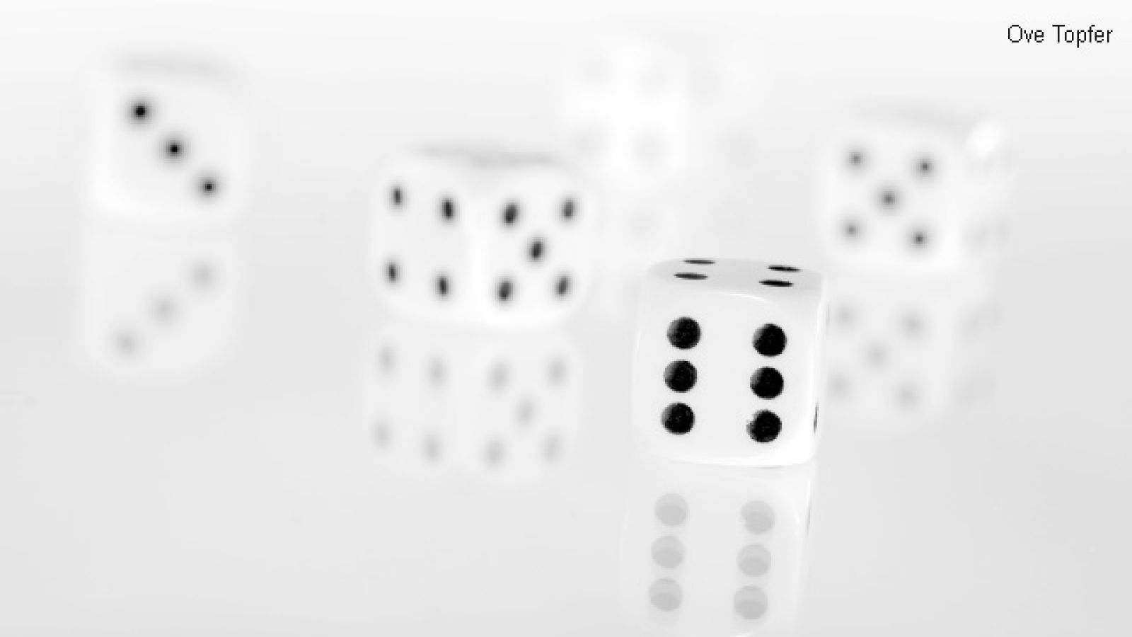 The ANU study found the proportion of money lost by people with gambling problems has remained constant over the past five years. Image: Ove Topfer