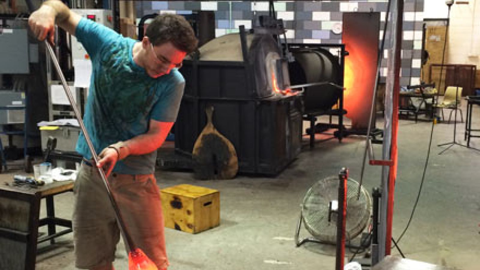 Marcel Hoogstad Hay working in the glass studio at the JamFactory.