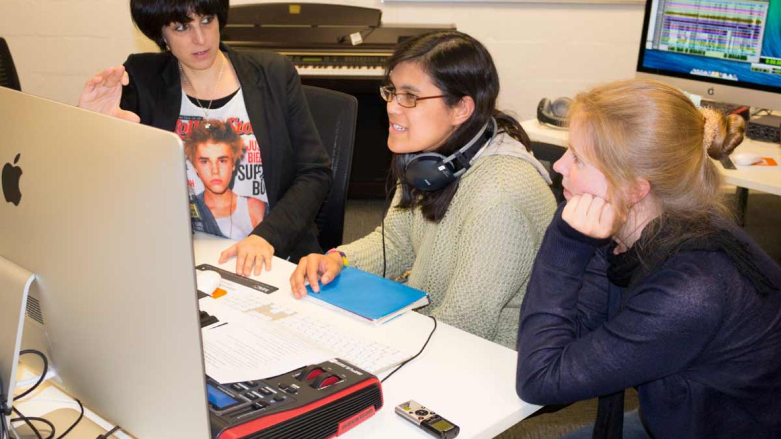 Dr Samantha Bennett with students Rowelanne Stubbs and Gillian Colgan in the lab.